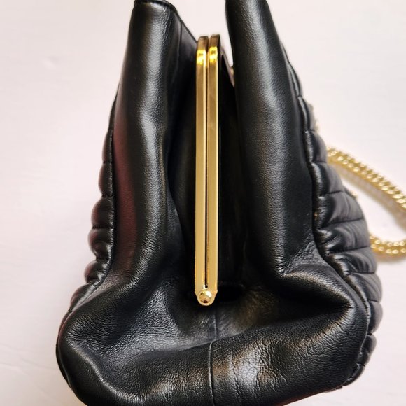 Guess by Marciano. Classic quilted "Chanel- Style" Shoulder Bag with Gold Chain - Picture 8 of 9